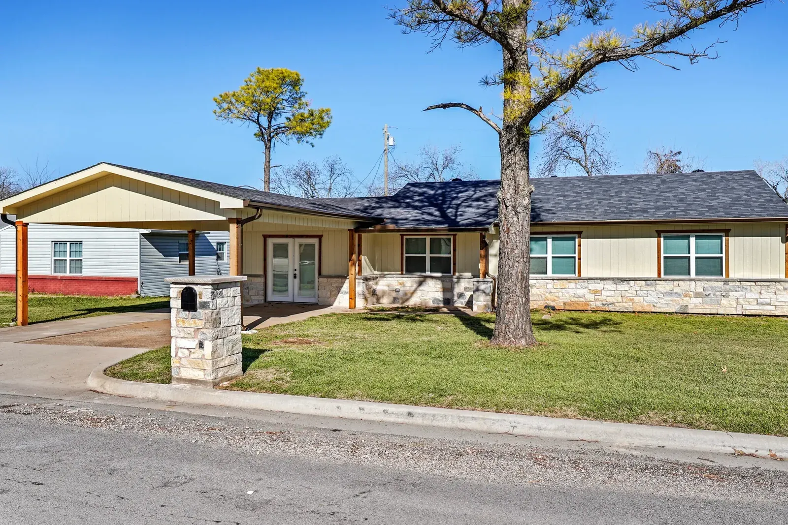 1128 W Turner, photo 1 of 17