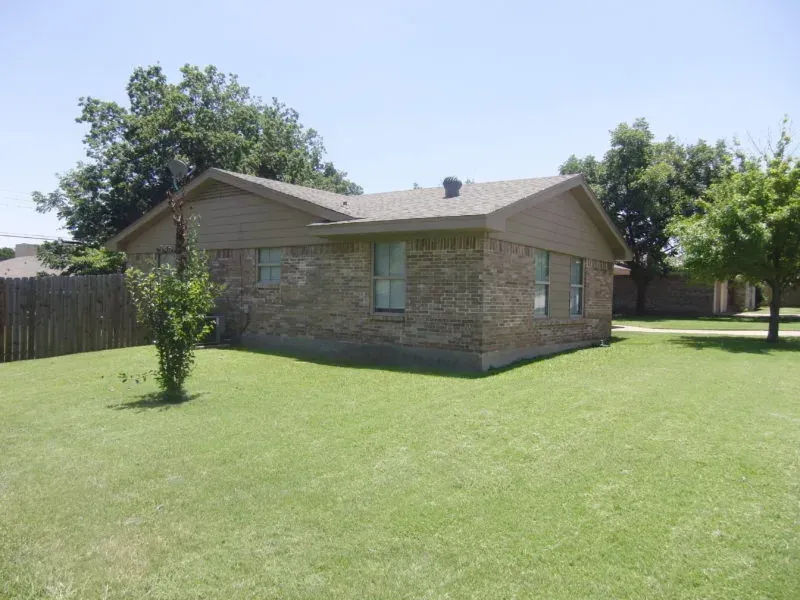 118 Oak Creek Blvd, Jacksboro, photo 1 of 1