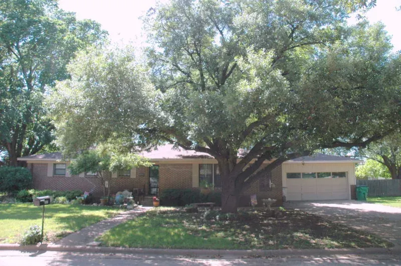 505 6th Place, Jacksboro, TX, photo 1 of 1