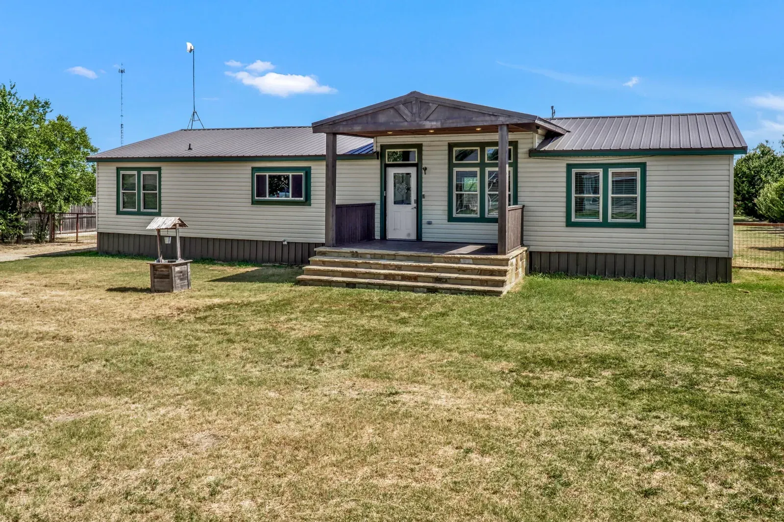 827 W. Mesquite St, photo 1 of 28
