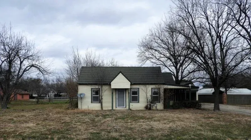 920 West Belknap, Jacksboro, TX, photo 1 of 1