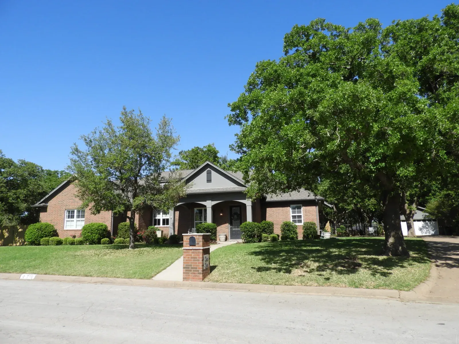 210 Oak Ridge, photo 1 of 1