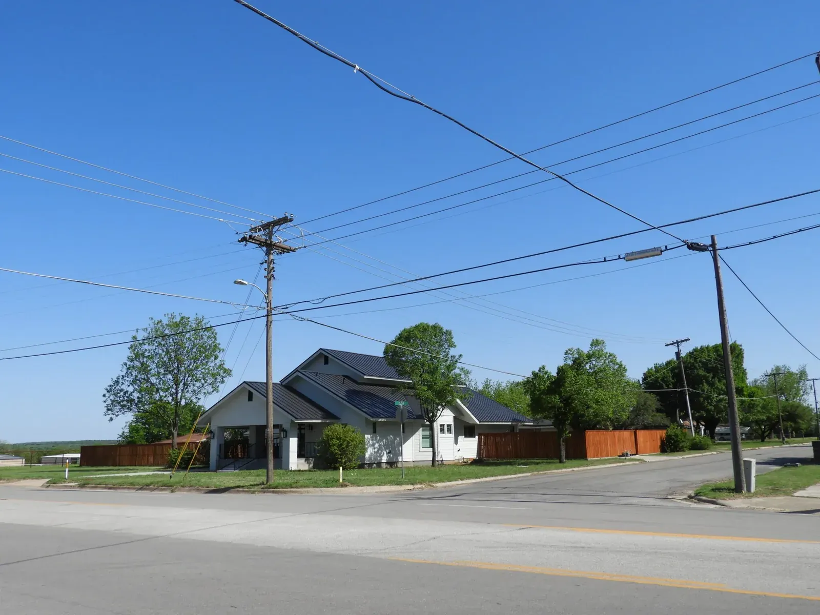 933 West Belknap, photo 1 of 1