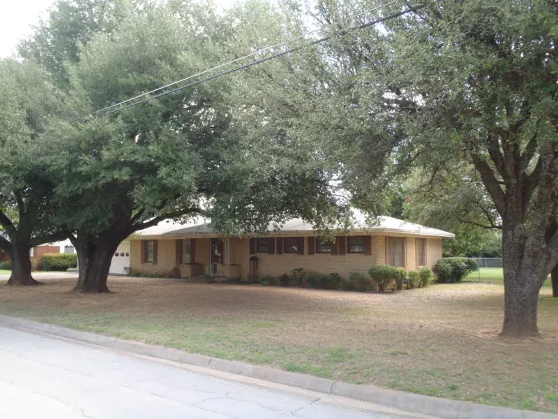 708 North 4th Street, Jacksboro, photo 1 of 1